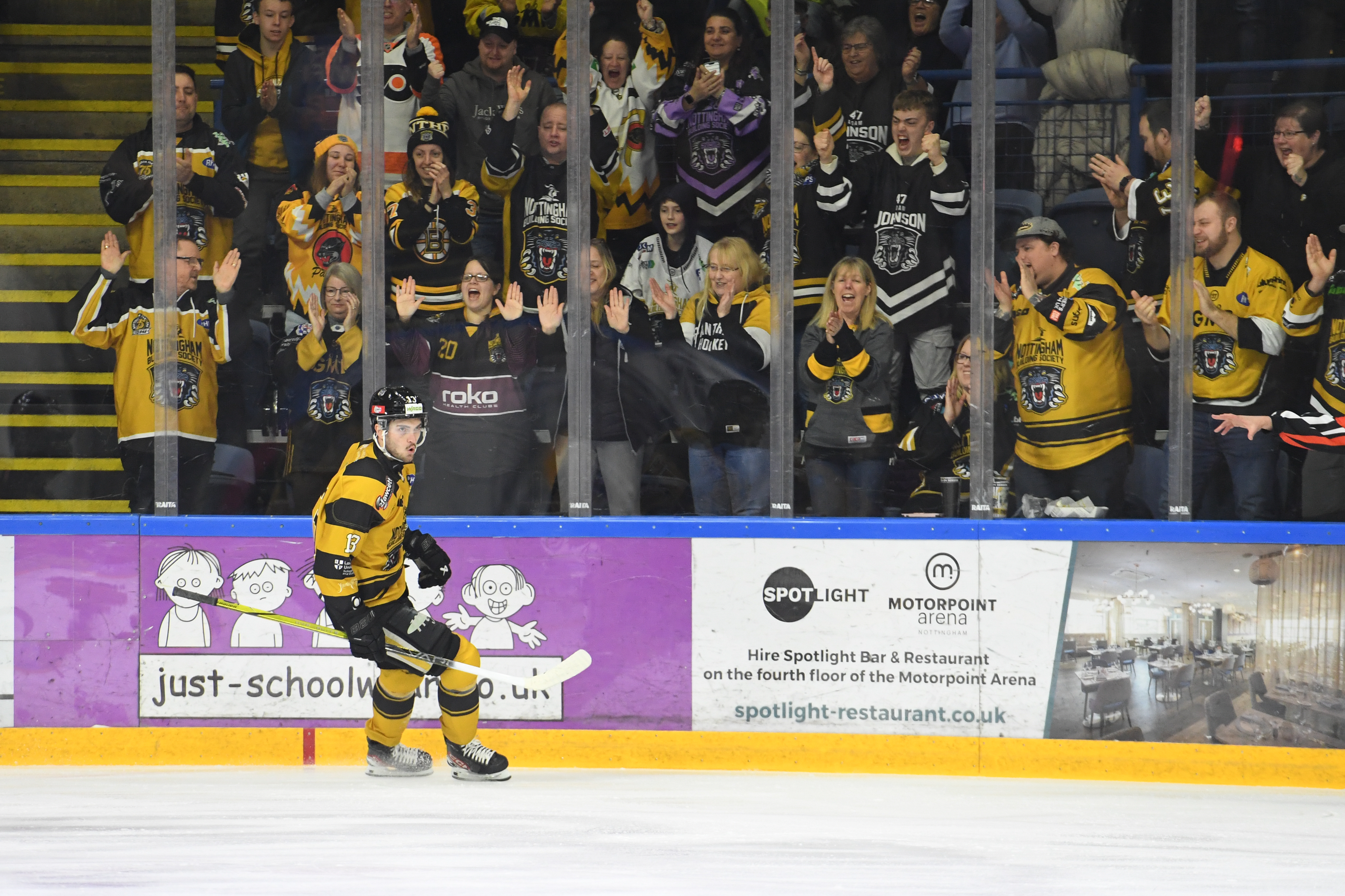 FAMILY TICKETS AVAILABLE FOR VISIT OF CLAN ON SUNDAY Top Image