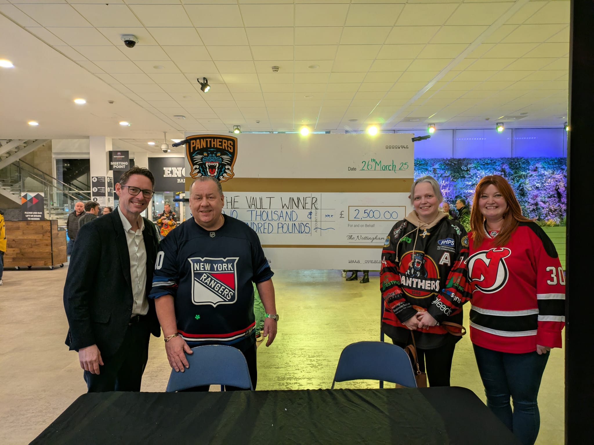 EMMA AND COLIN WIN £2,500 ON PANTHERS VAULT Top Image
