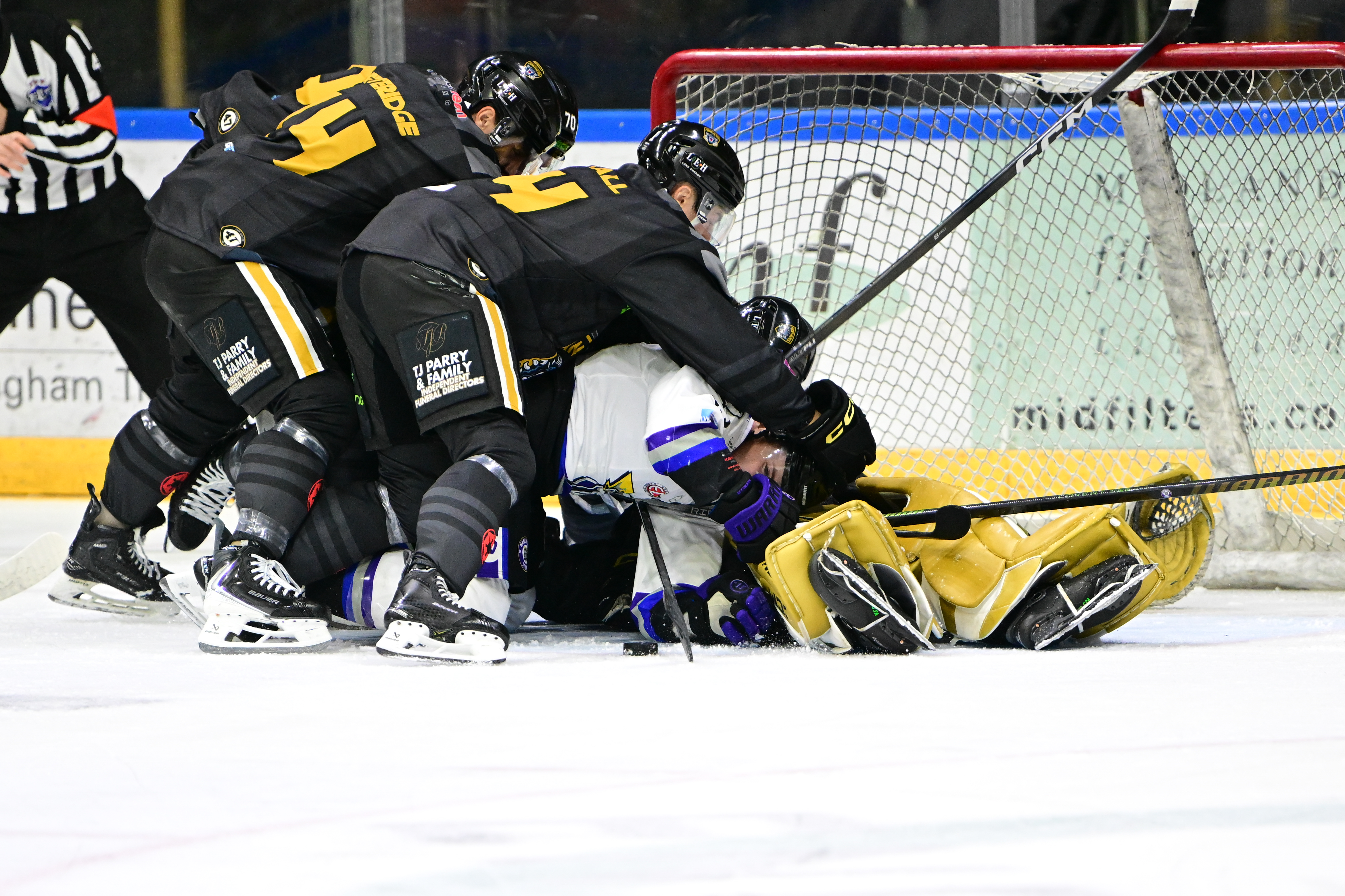 OVER 5,000 FOR VISIT OF STORM ON FRIDAY Top Image