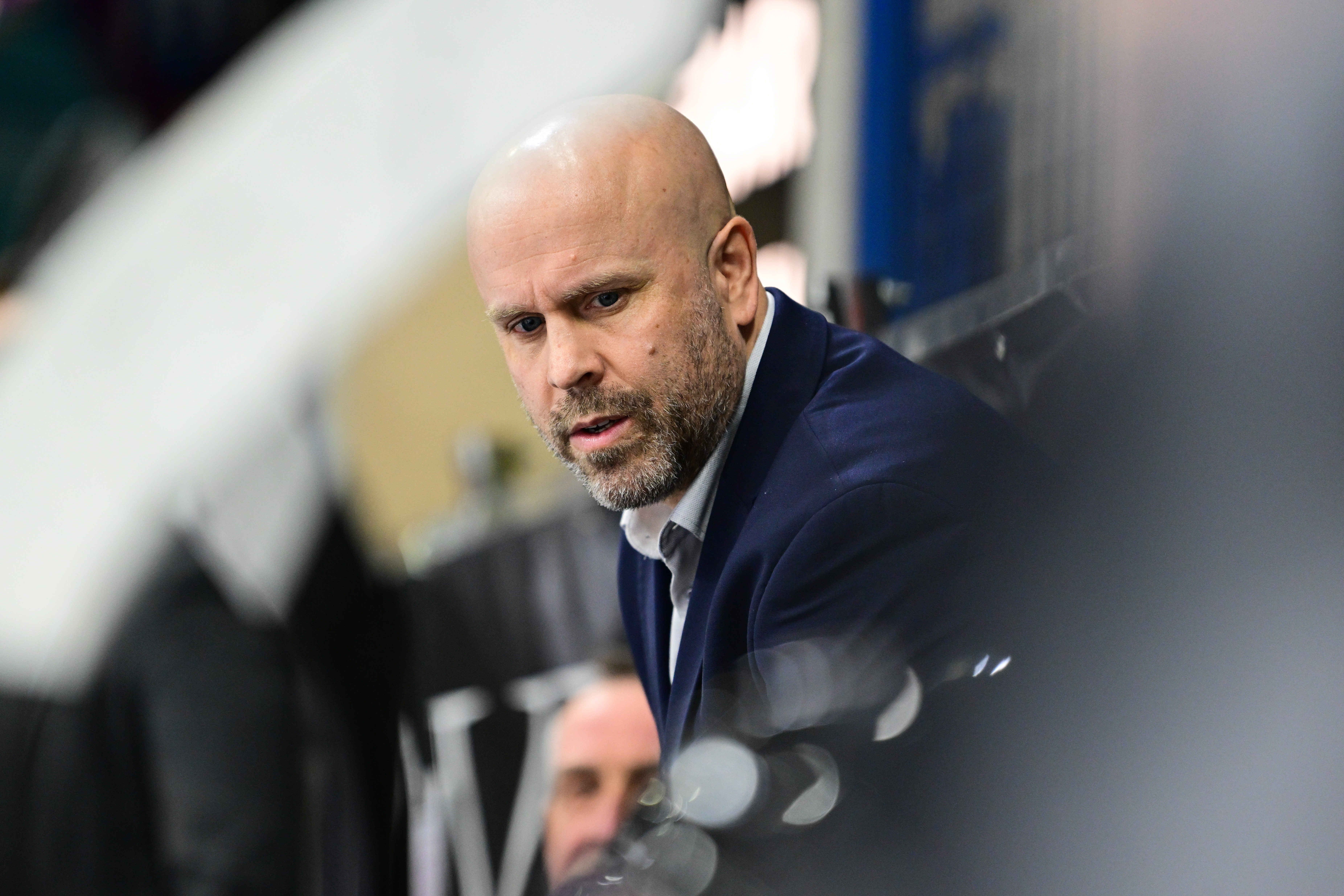 STEWART ON VISIT OF GIANTS AND BLAZE Top Image