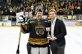 CARR WINS 2025-26 FANS' PLAYER OF THE YEAR