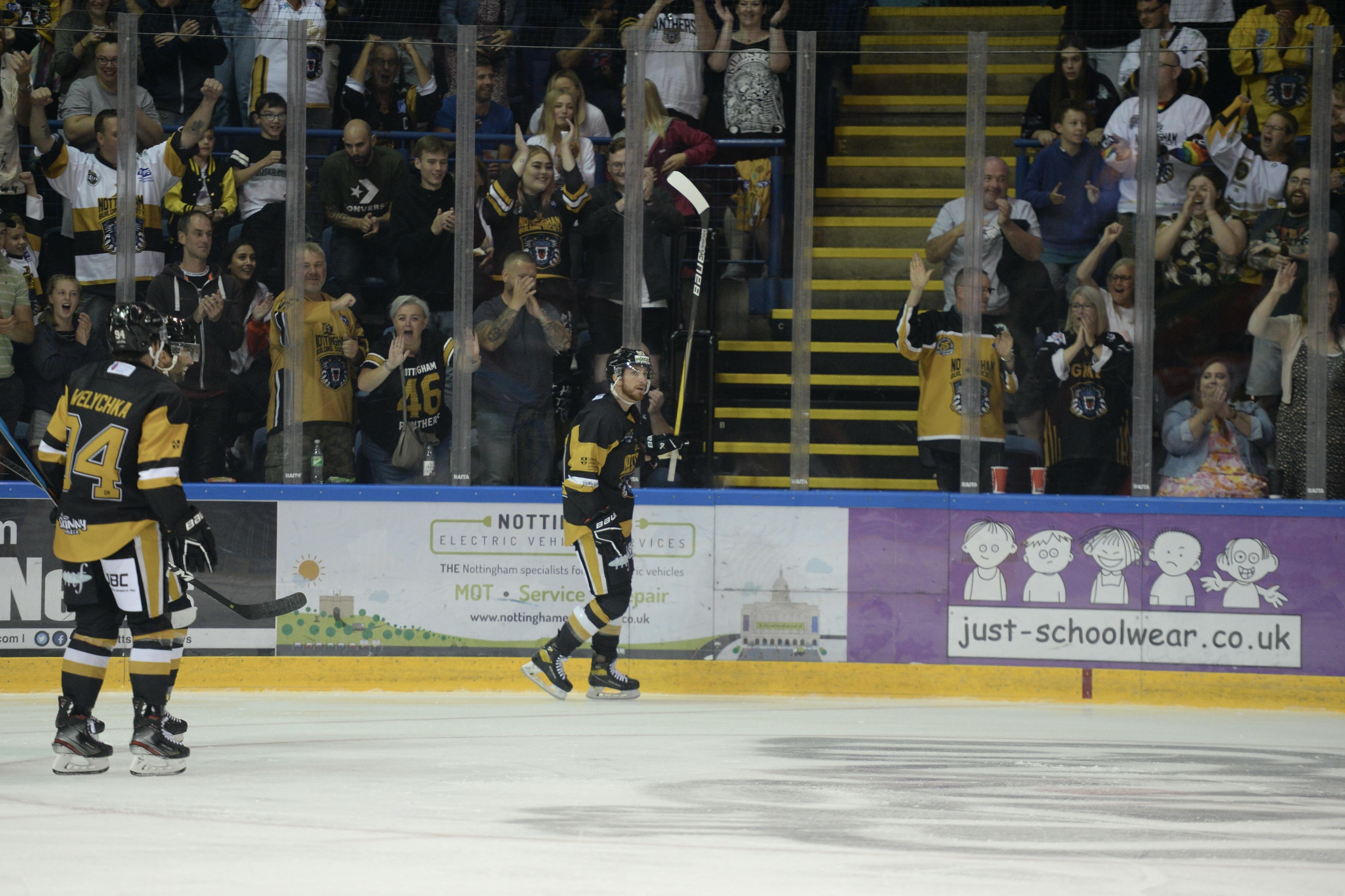 HAMMOND LOOKS AHEAD TO TRIP TO MANCHESTER Top Image