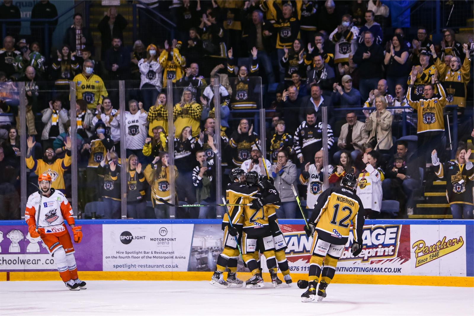 FIVE REASONS TO JOIN US AT THE PANTHERS TONIGHT Top Image