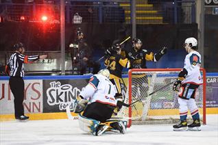 CHALLENGE CUP: PANTHERS 3-2 GIANTS
